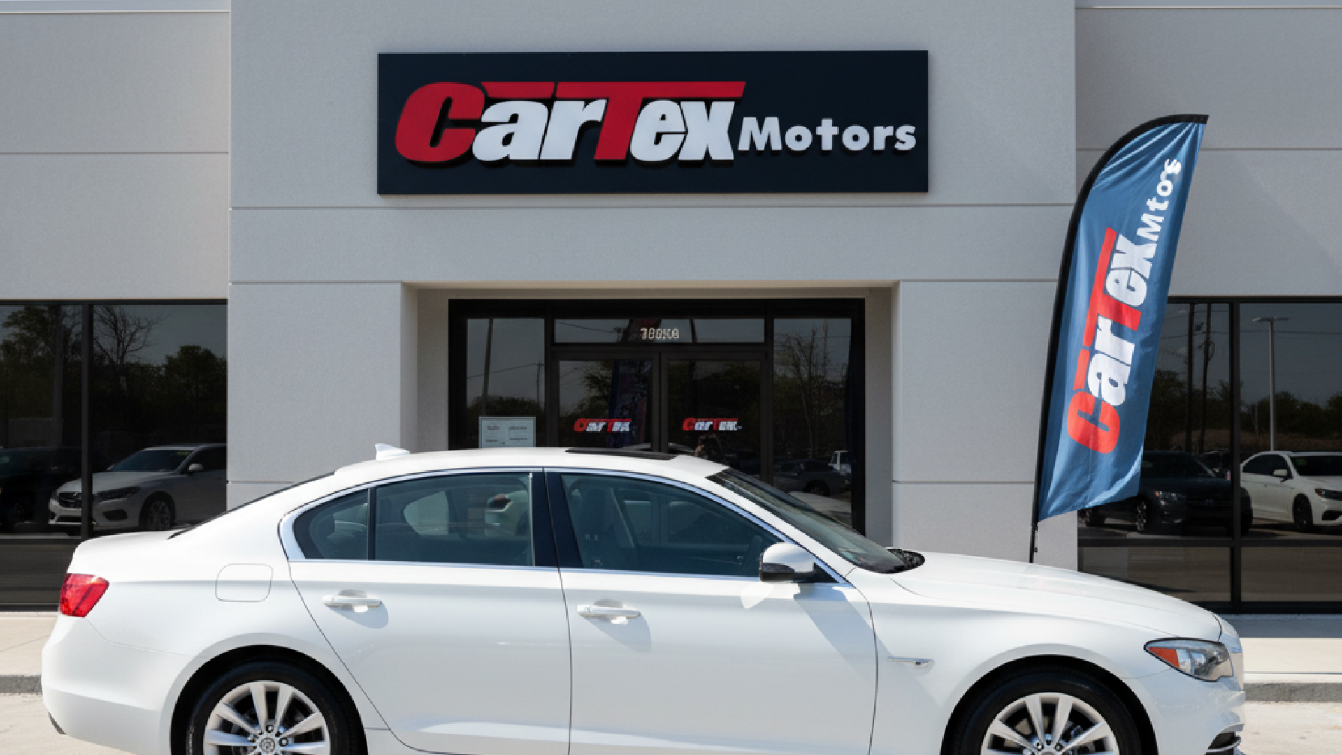 Toyota Camry XLE Hybrid 2024